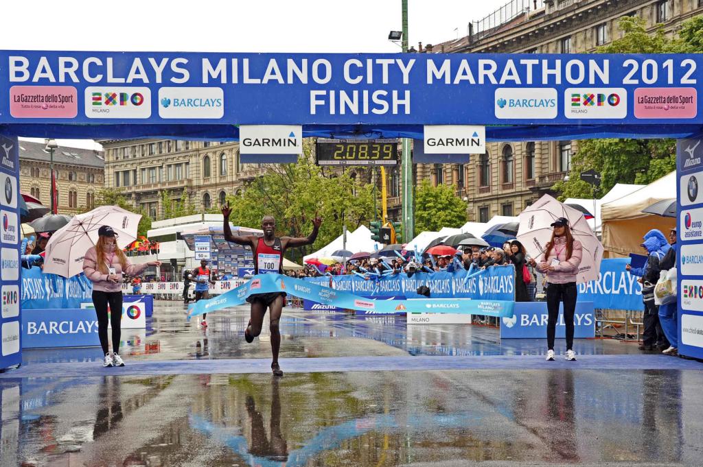 12a_BARCLAYS_MILANO_CITY_MARATHON - Too Daniel Kiprugut vincitore della Barclays Milano City Marathon.jpg