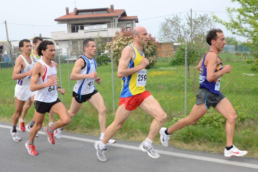 14o_Golden_Fest - uomini in azione.JPG