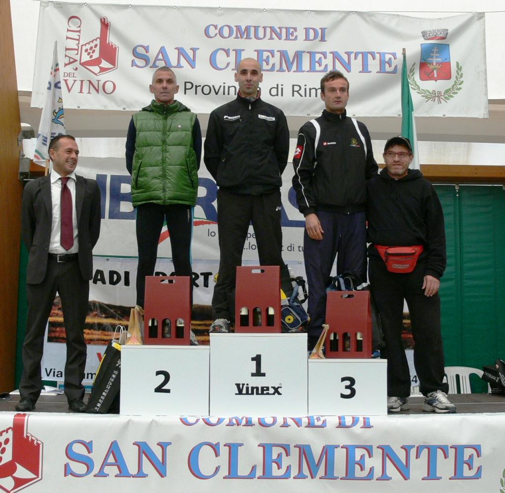 2a_Maratonina_del_Vino - podio uomini vino 2011.JPG