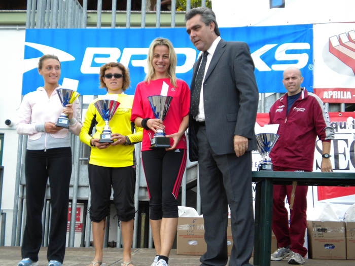 3o_Trofeo_Citta_di_Aprilia - Aprilia 2010 podio femminile.jpg