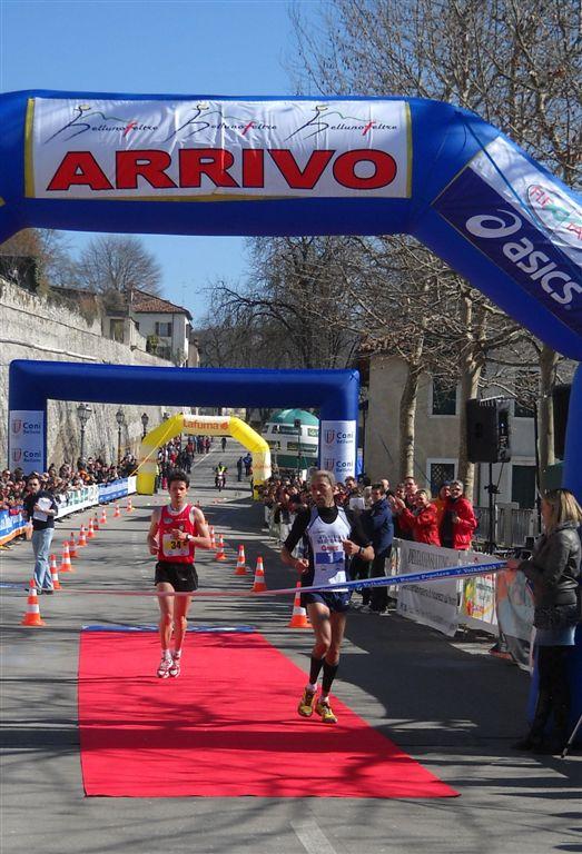 4a_BELLUNOFELTRE - Belluno_Feltre_2011_Arrivo_Boudalia_con_primo_staffettistab.jpg