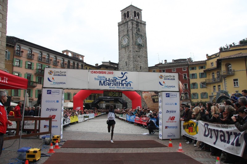 8o_Garda_Trentino_Half_Marathon - garda trentino half marathon 15 11 2009 Julius Too.jpg