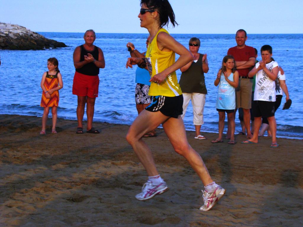 BEACH_RUNNING - 1class.donna.JPG