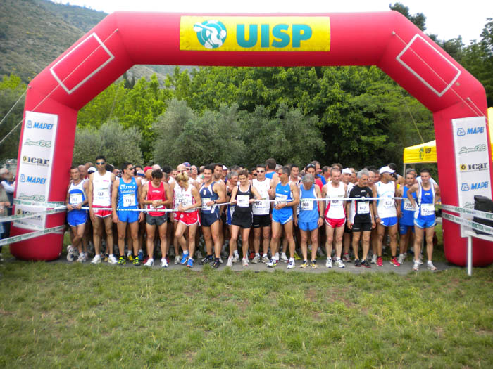 Campestre_Oasi_di_Ninfa - Ninfa 2010 partenza.jpg