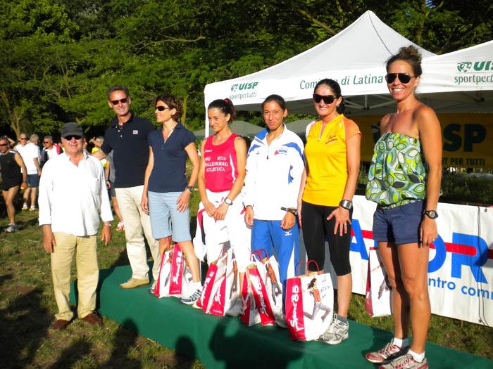 Campestre_Oasi_di_Ninfa_2011 - Ninfa 2011 podio femminile.jpg