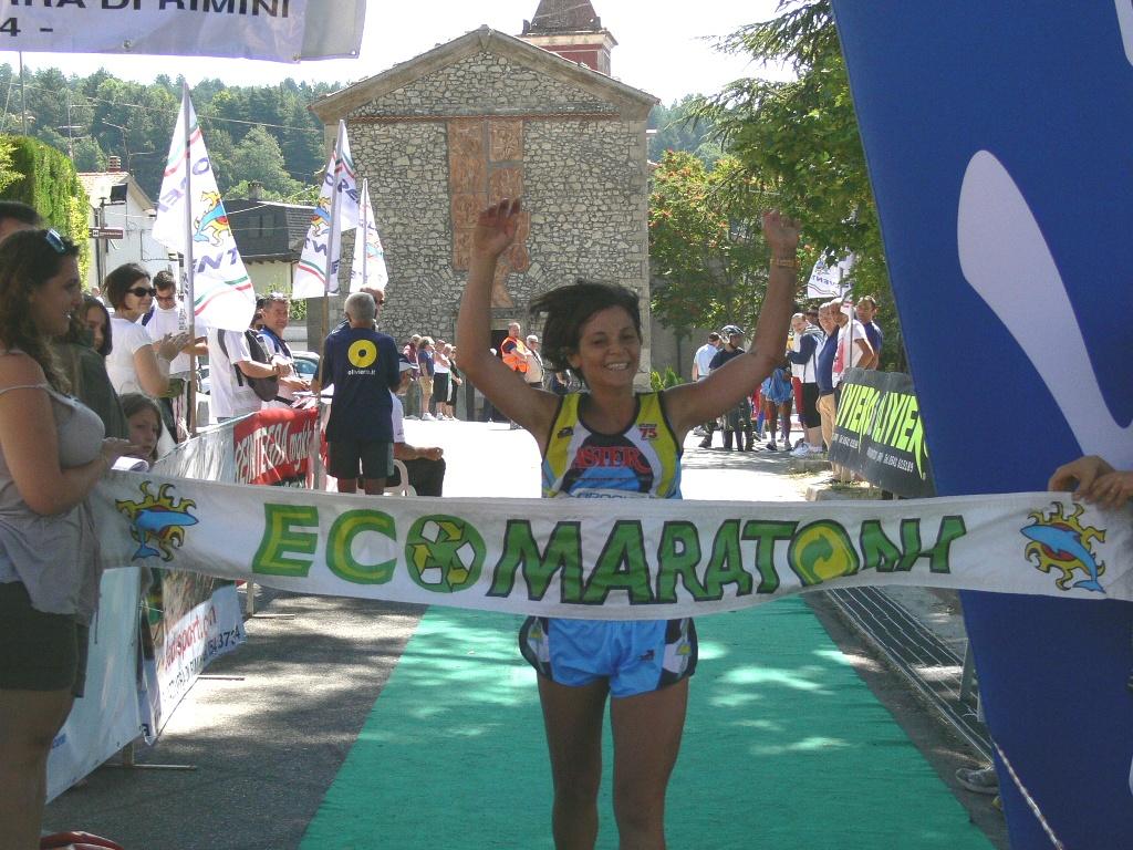 ECO_TRAIL_RUNNING_2011 - vincitrice.JPG