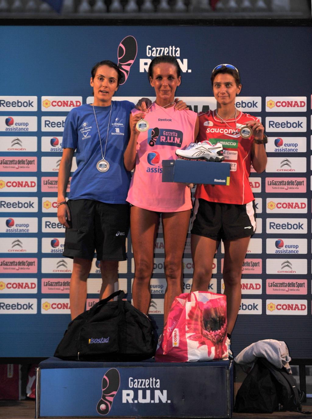 b/GAZZETTA_RUN - podiodonne1.jpg