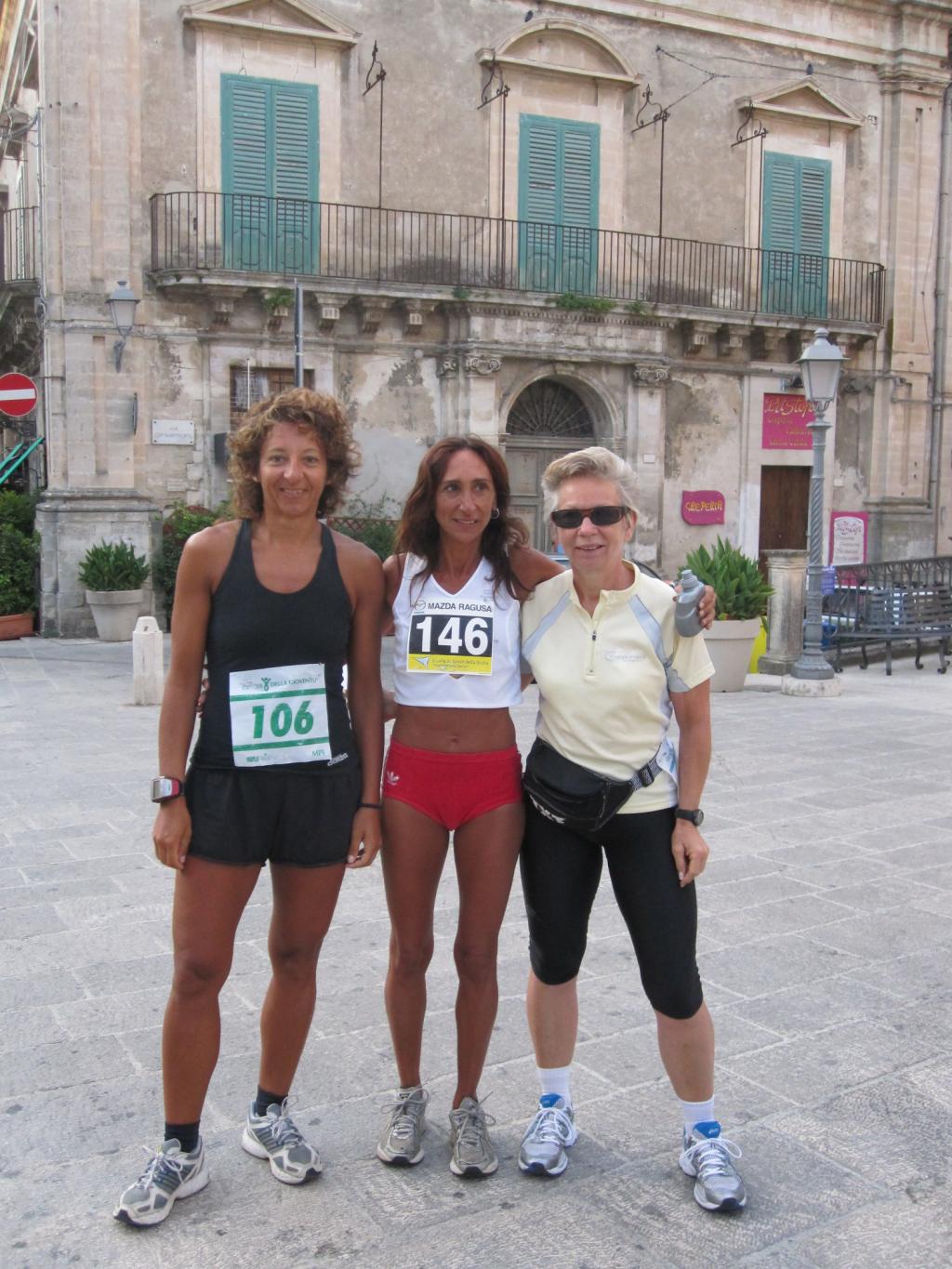Maratona_Filippide - prime tre donne.JPG