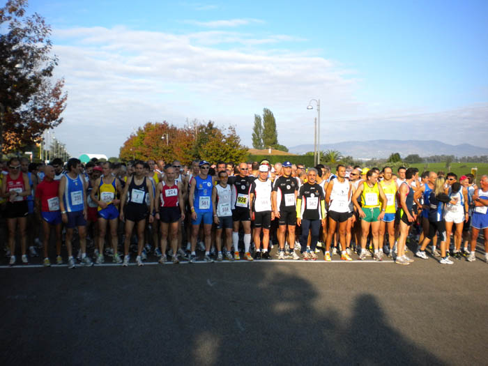 Mezza_Maratona_Trofeo_Giacomo_Ippoliti - Cisterna 2010 Partenza 2.jpg