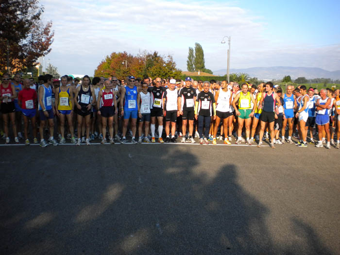 Mezza_Maratona_Trofeo_Giacomo_Ippoliti - Cisterna 2010 Partenza.jpg