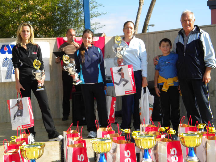 Mezza_Maratona_Trofeo_Giacomo_Ippoliti - Cisterna 2010 podio femminile.jpg
