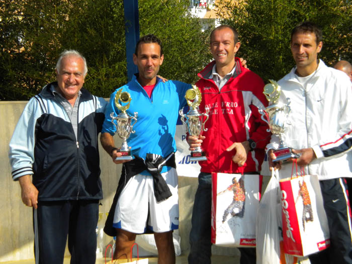Mezza_Maratona_Trofeo_Giacomo_Ippoliti - Cisterna 2010 podio maschile.jpg