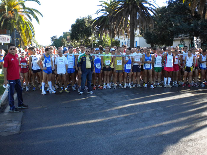 Mezza_Maratona_di_Sabaudia - Sabaudia 2010 partenza 2.jpg