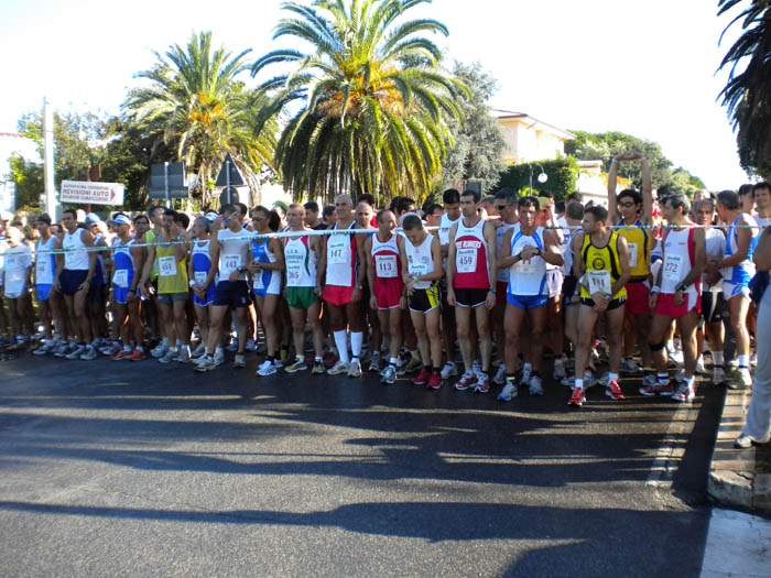 Mezza_Maratona_di_Sabaudia - Sabaudia 2010 partenza.jpg