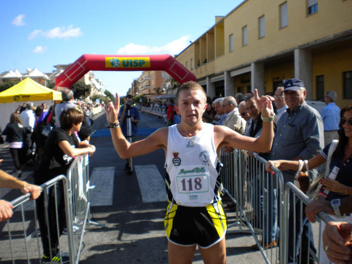Mezza_Maratona_di_Sabaudia - Sabaudia 2010 vincitore.jpg