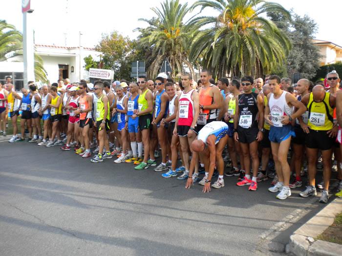Mezza_Maratona_di_Sabaudia_2011 - Sabaudia Mezza 2011 partenza.jpg