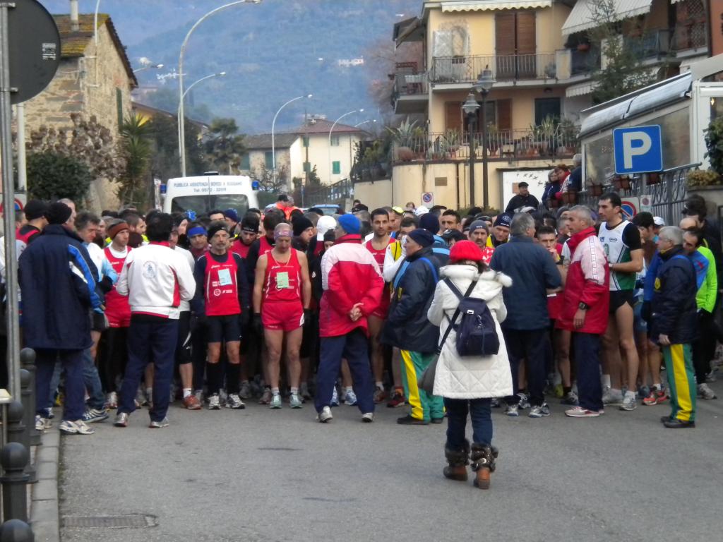 SCARPINATA_DELLA_SOLIDARIETA - GRUPPO DEI PARTECIPANTI.JPG