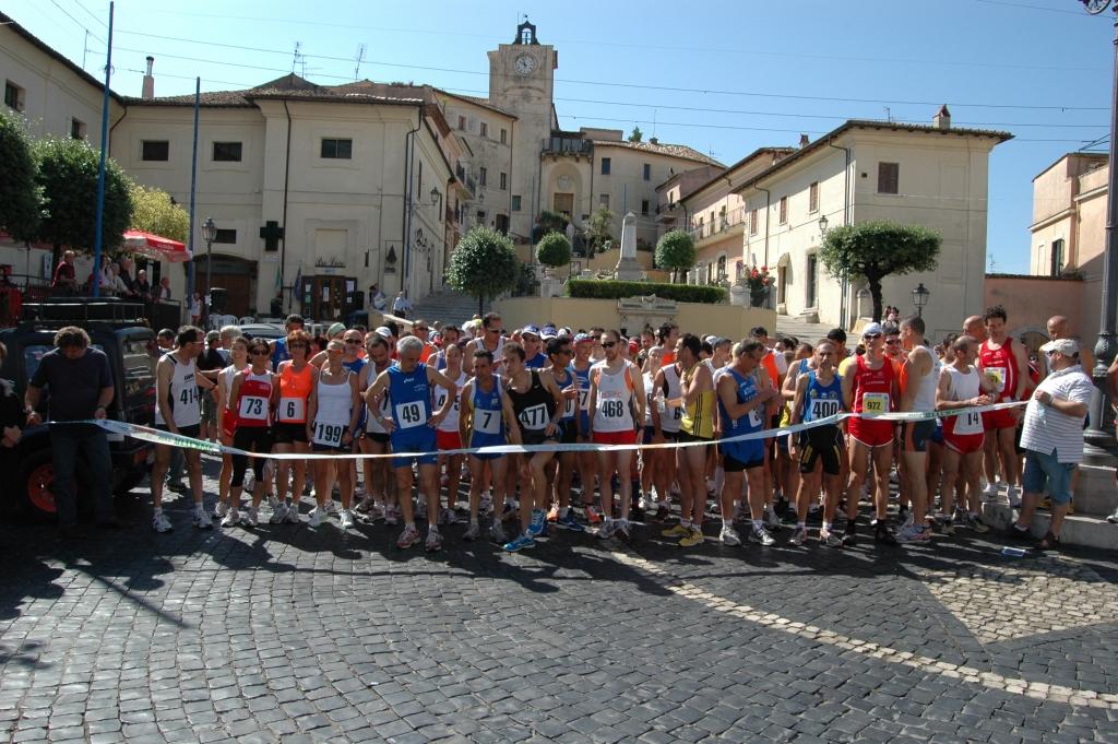 Scalata_allEremo - Roccagorga 2011 partenza.jpg