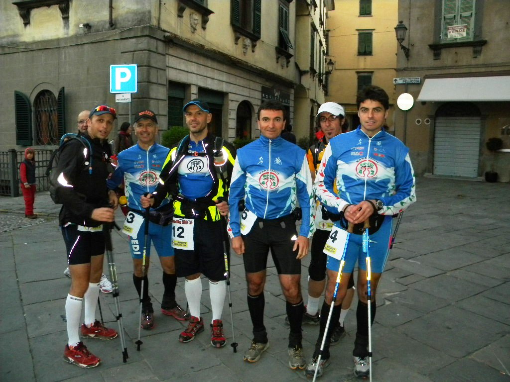 The_AbbotsWay_Ultra_Trail - i bipedi a Pontremoli.JPG