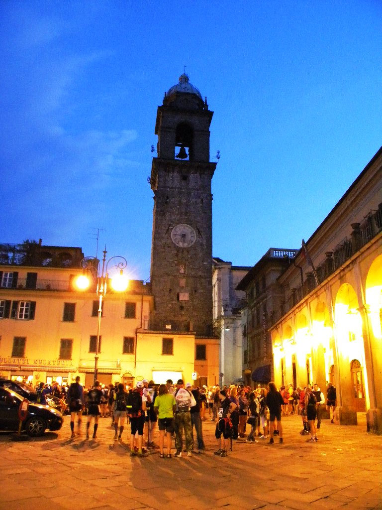 The_AbbotsWay_Ultra_Trail - partenza pontremoli.JPG