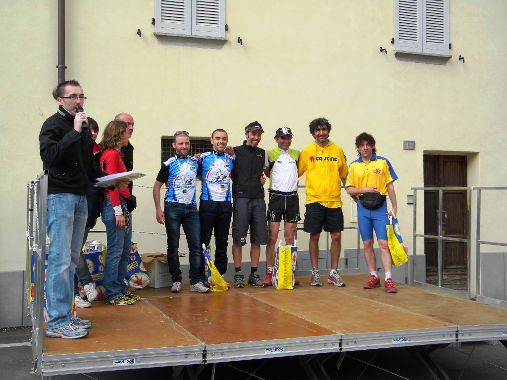 The_AbbotsWay_Ultra_Trail - podio twin team maschile.JPG