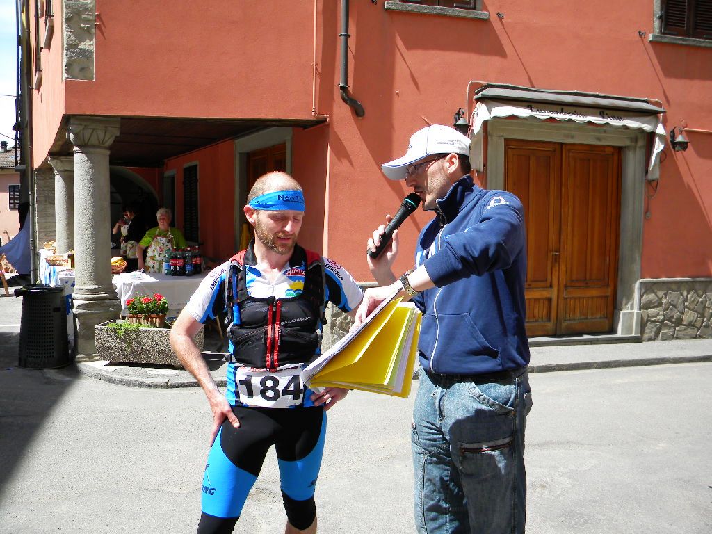 The_AbbotsWay_Ultra_Trail - primo arrivo a bardi.JPG