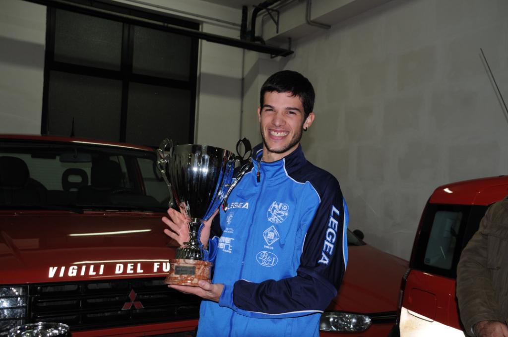 Vertical_Run_UP - Vertical Rg-Vincitore con trofeo.JPG