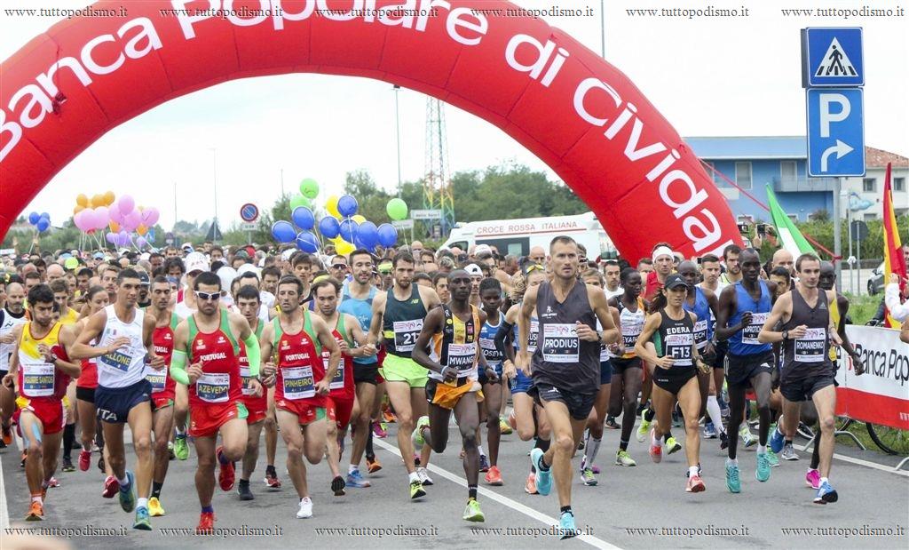 Maratonina_di_Udine_2017 - Udine 2017b_La partenza.JPG
