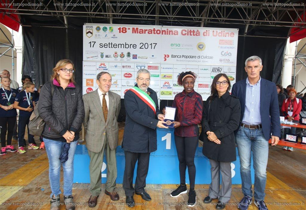 Maratonina_di_Udine_2017 - Udine 2017b_sigillo a Kiplagat.JPG